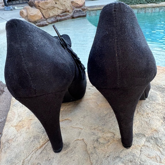 Black Suede Like Madden Girl Booties (Size 8) - Picture 12 of 13